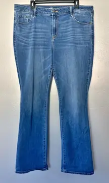 Old Navy Mid Rise Kicker Bootcut Jean in Medium Wash size 18