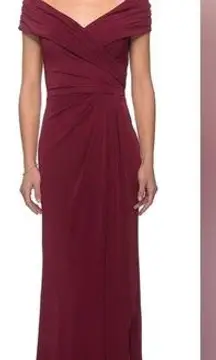 La Femme  26519 Off Shoulder V Neck Long Sheath Jersey Gown NWOT size 4 Wine