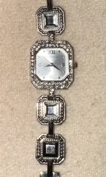 Vintage 90s working Charter Club watch with crystals