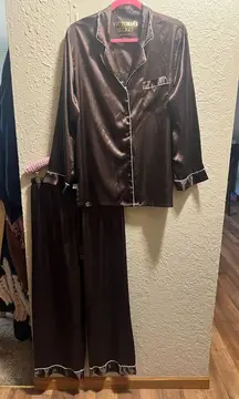 Victoria’s Secret Brown Pajama Set Woman’s Size Medium 100% Polyester -Flawed-Sn