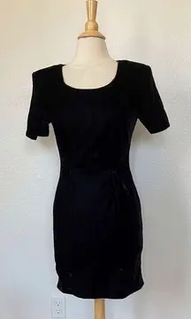 Vintage 90’s Solid Black Velvet Short Sleeve Sheath Dress