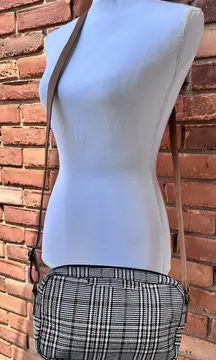 Thirty-one‎ All Zipped Up Crossbody Purse Plaid About You Weave Black Brown