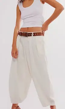 NWT Free People We The Free Ridley Pull-On Barrel Jeans - Ecru long - Small TALL