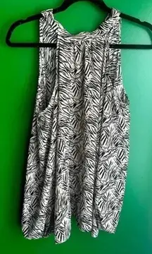 Gilli Sleeveless Dress Blouse Size‎ Small Super Cute for Work! EUC