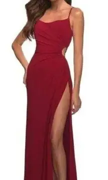 LA FEMME Cutout Crepe Gown in Deep Red Size US 2