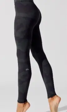 ALO camo printed high rise leggings green workout travel M