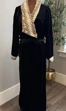 Vintage Cinema Esile Black Velvet Robe Lounge Wear Quilted Snake Print Collar