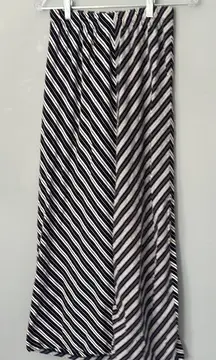 Olive & oak maxi skirt navy blue and white