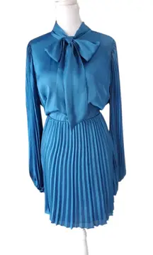 ML Monique Lhuillier Ceramic Blue Satin Bow Neck Pleated Midi Dress Size 8