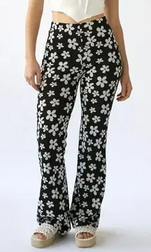 Bryn Pull-On Flare Pant Floral Black And White