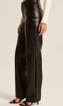 Abercrombie & Fitch Curve Love Vegan Leather 90s Relaxed Pant