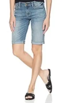 Signature by Levi Strauss & Co. Gold Label women’s Modern skinny short
