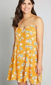 NWT ModCloth‎ On Cloud Nineties Yellow Printed Shift Mini Dress Size Small