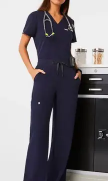FIGS Scrubs Set