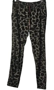 Lululemon‎ Womens Cherry Cheetah Dark Slate Black Jet Crop Pants 4 Small