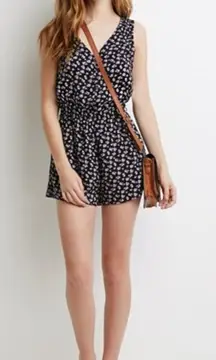 ✨Ditsy Floral Print Romper✨
