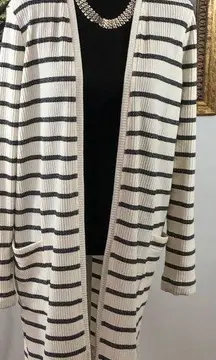 GAP White and Black Striped Open Front Cardigan Small Black White 2 Pockets side