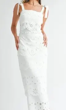 Petal & pup laser cut floral scalloped maxi dress nwot size small