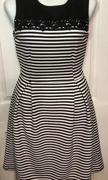 Suzy Shier Sz L Sleeveless Striped Black White Lace Dress