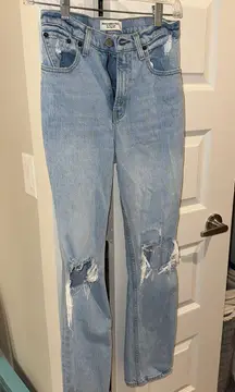 The 90s Straight Jeans