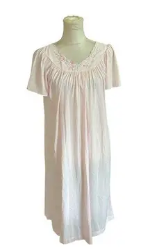 Vintage Pink Short-Sleeve Nightgown With Floral Embroidery & Pleated Detail Sz S