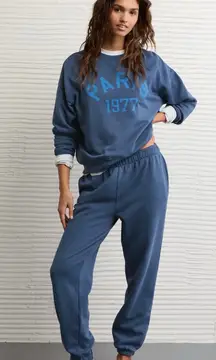 AMERICAN EAGLE High-Rise Relaxed Fit Boyfriend Jogger in Blue Size M