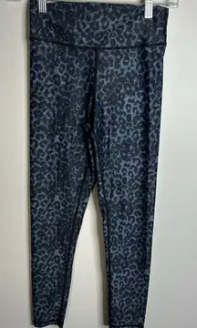 Women’s Zyia‎ Active Size 4 Cheetah Print Cropped High Waisted Scrunch Legging