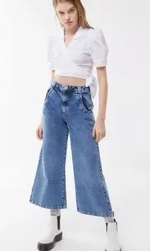 BDG  High-Waisted Wide Leg Gaucho Jeans Size 25 Waist