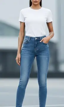 White House Black Market Slim Crop Blue Jeans Womens 8 Denim Casual Fashion