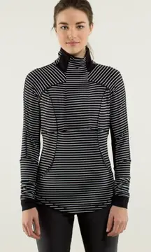 Lululemon Women Sz‎ 2 Base Runner 1/2 Zip Black White Running Top Pullover