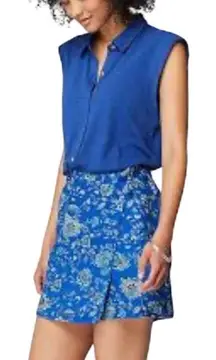 J Jill linen blend wrap blue ditzy floral skort. Elastic back waist band and tie