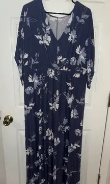 Isabel Maternity by Ingrid & Isabel Navy and White Floral Maxi Dress