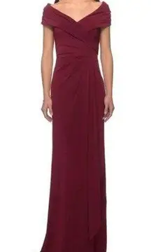 La Femme  Short-Sleeve Ruched Jersey Gown Dress in Wine