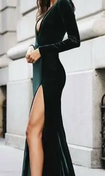 Lurelly Parisienne Velvet Floor Length Gown with Slit Long Sleeve Formal Size 2