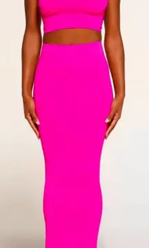 EUC SKIMS Tube Skirt Size Medium