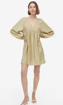 H&M Deep V-Neck Mini Dress Light Green Size Large Summer Vacation Concert Thin