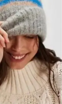 NWT FREE PEOPLE Women’s Fuzzy Blue and Gray Striped Beanie