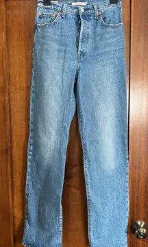 Levi’s Ribcage Straight Jeans