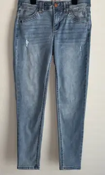 Democracy Ab Solution Light Wash‎ Distressed Jeans