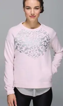 Lululemon glow in‎ the dark snapshot crew neck pink sweatshirt size 12