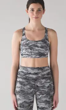 Lululemon Energy Bra Power Luxtreme Hazy Days Black White size 4