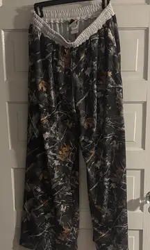 SHEIN White Elastic Waist Camo Design Pants