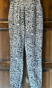 Athleta Salutation Printed Print Jogger Pant Size Small S Pants