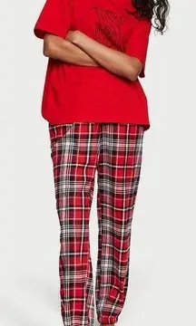VICTORIA'S SECRET
Flannel Jogger Tee-Jama Set