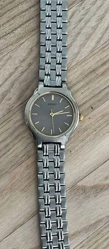 Seiko  Ladies Watch Gray Dial Stainless Steel Bracelet Beautiful Watch