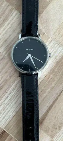 Nixon Watch Movin’ Out The Kensington Black Dial and Leather Strap