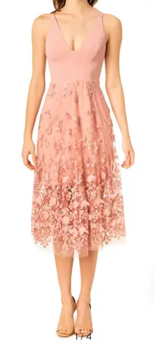 Dress the Population NWT Darleen V-neck Embroidered Cocktail Blush Dress Small