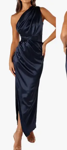 Petal and Pup NEW Nadia One-Shoulder Satin Maxi Navy Dress sz 8