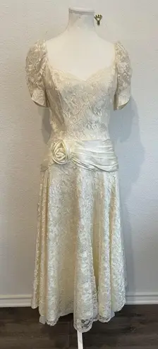 Made In USA Ivory Satin White Lace Dress Size 8 Vintage 1980s