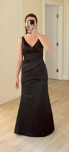 Bill Levkoff Black Satin Mikado V-Neck Gown Size 2